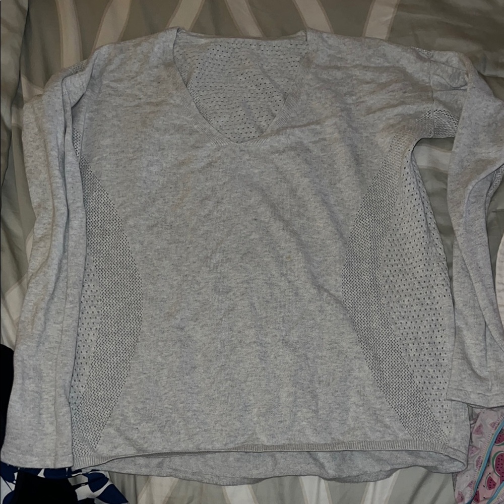 Lululemon Women’s size M Gray Sweater